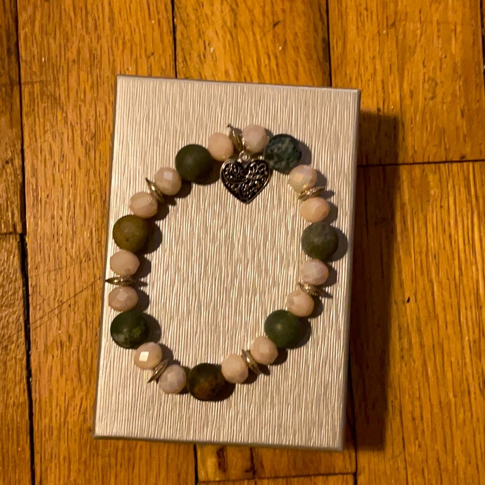 Multicolored stone bracelet with heart pendant
